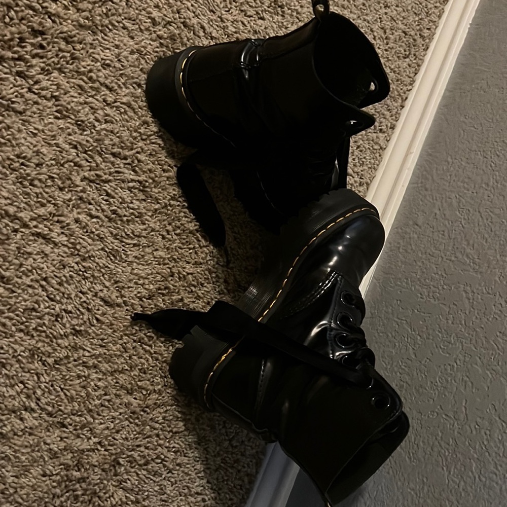 Black chunky doc marten air docs